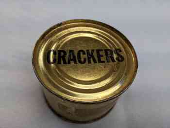 Can: Crackers Can: Crackers